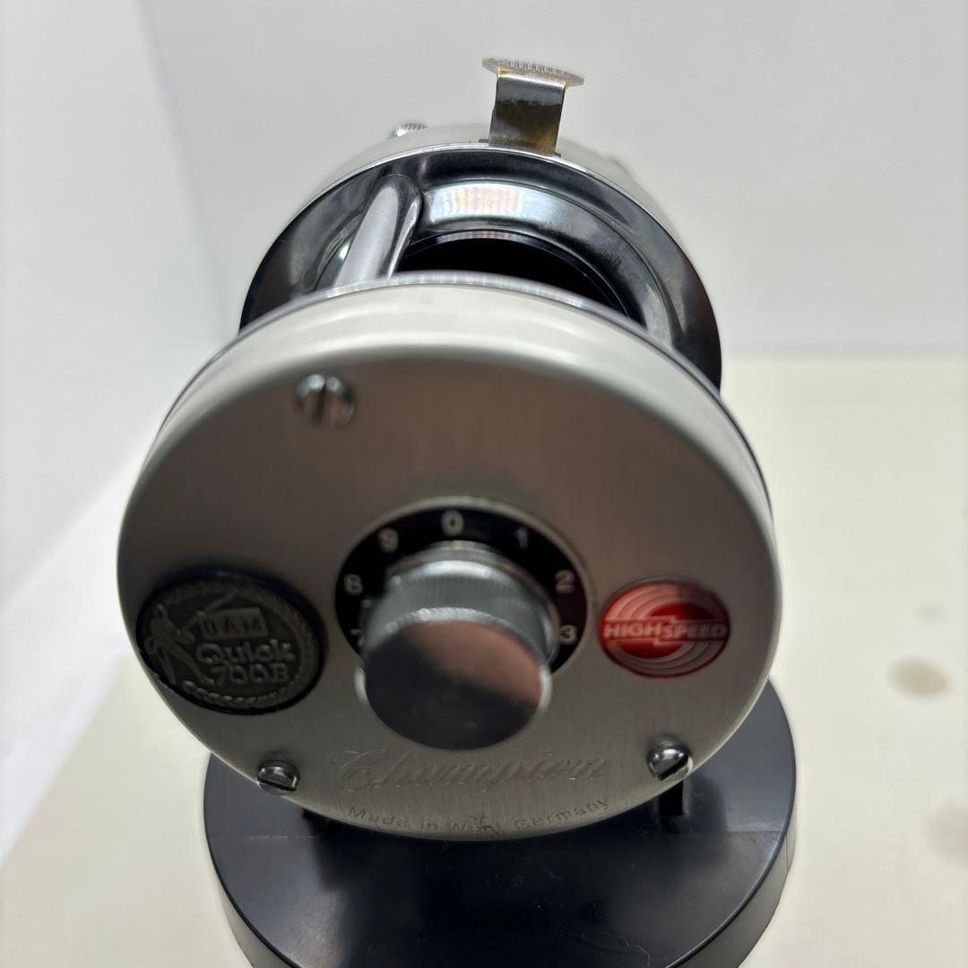 ダムクイック700B