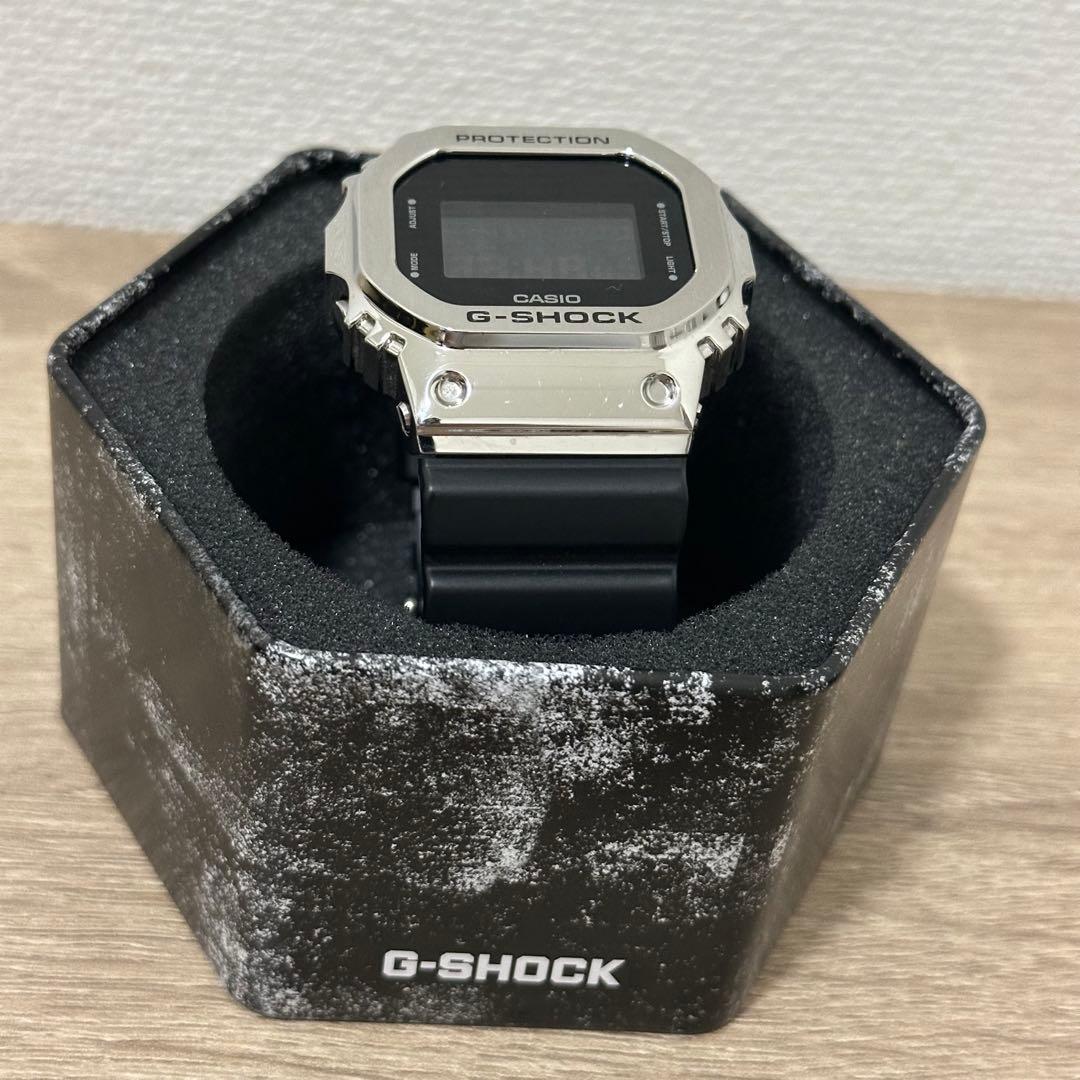 G-SHOCK GM-5600U-1JF デジタル 腕時計 シルバー