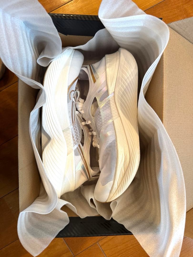 完売　サッカニー Saucony エンドルフィン エリート　28㎝