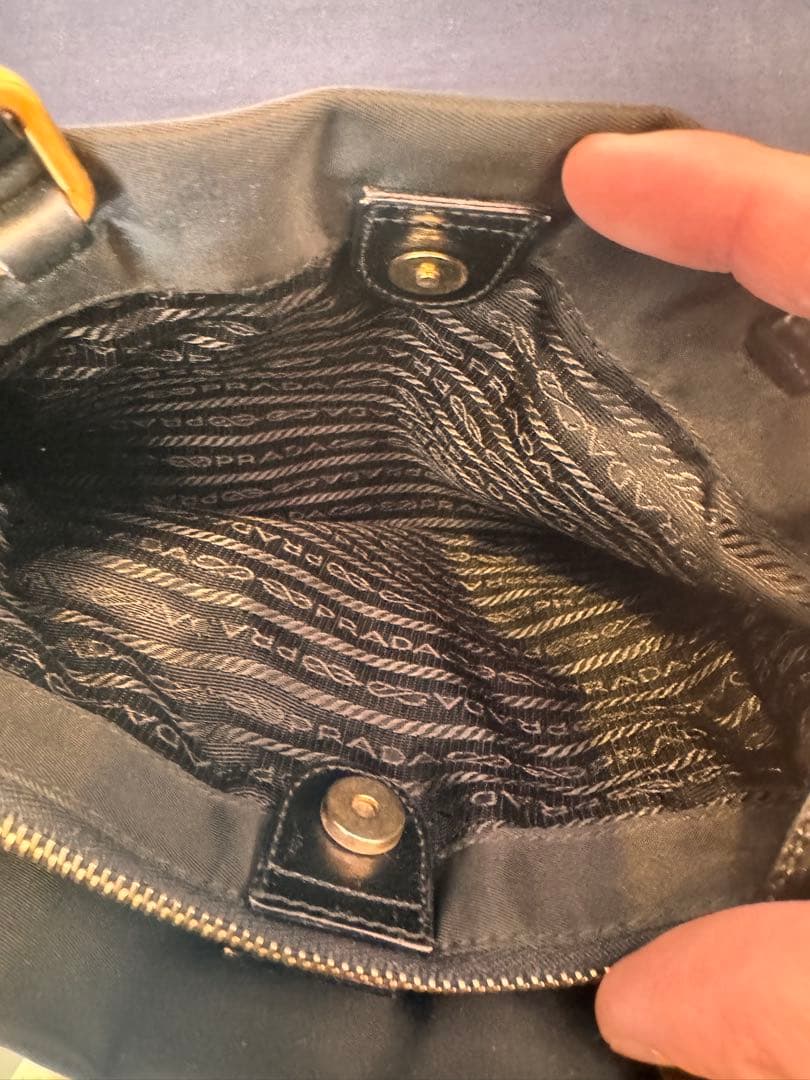 PRADA ナイロンバッグ 黒