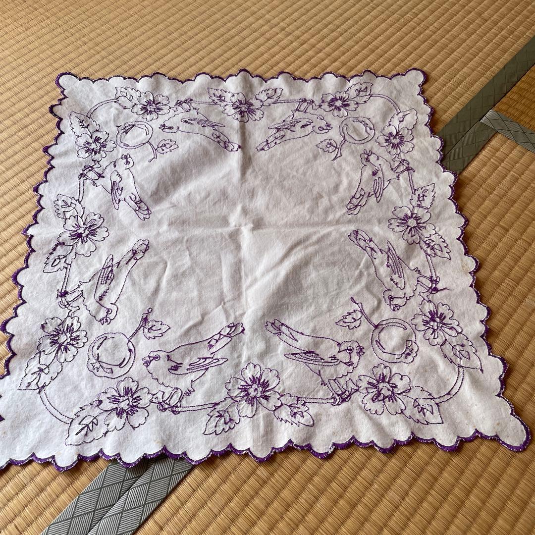 ハンガリー蚤の市　アンティーク刺繍　ドイリー