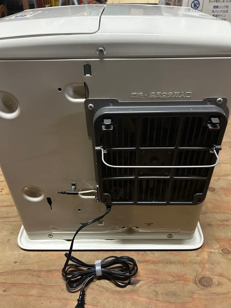 石油ファンヒーター ホワイト