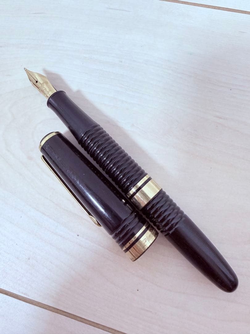 Pelikan ペリカン 万年筆 14K 金ペン先 ブラック×ゴールド