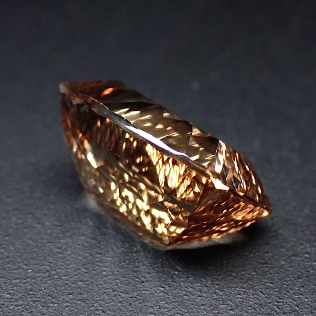 【ブラジル産】シャンパンカラートパーズ