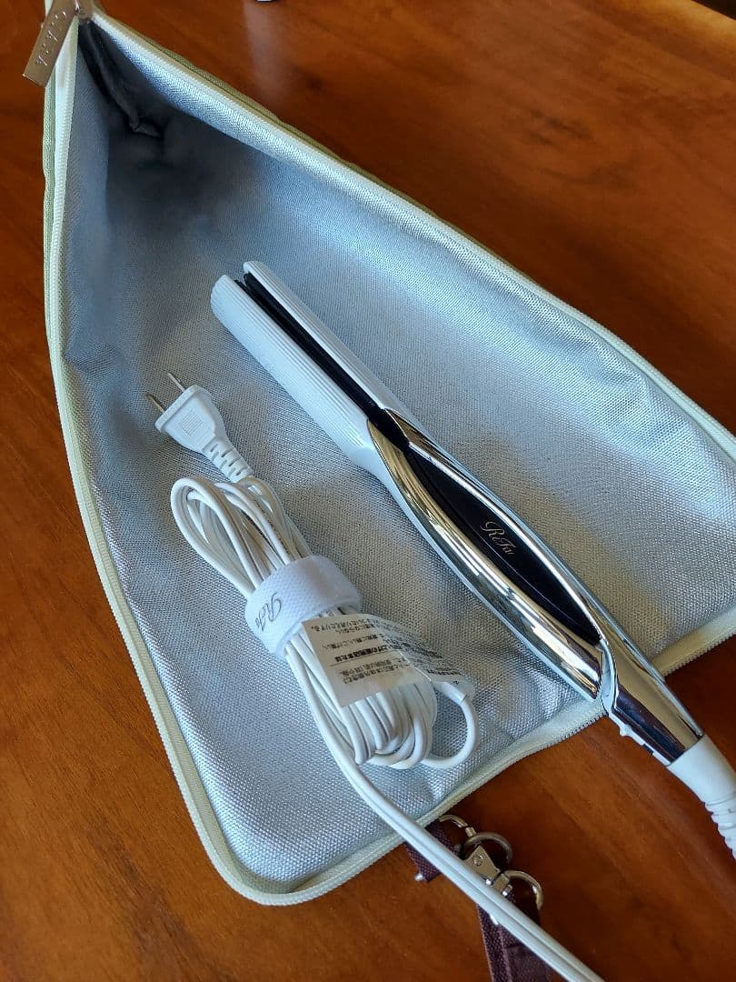 ReFa ストレートヘアアイロン RE-AC02A　ヘアアイロンポーチ付です