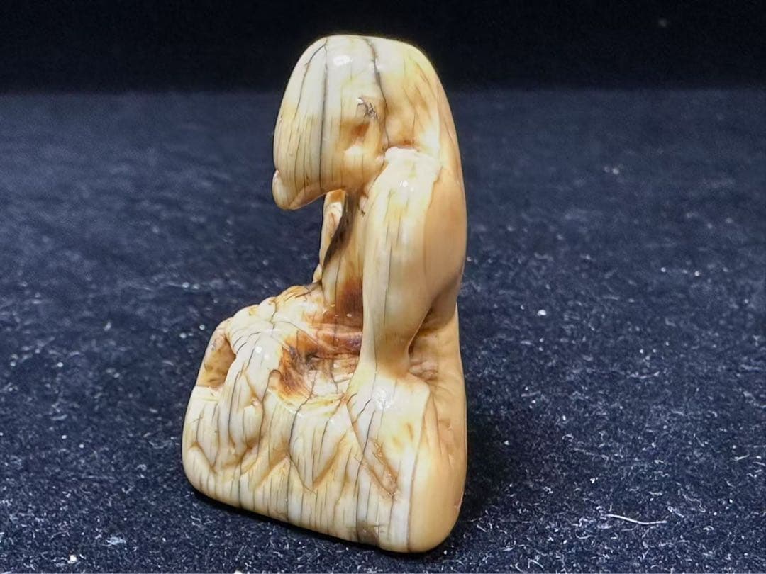 根付　置物　アンティーク　天然素材　彫刻 古美術品　細密細工　骨董コレクション