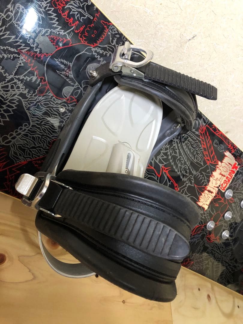 人気のBurtonBluntスノーボードとSIMSビンディングセット