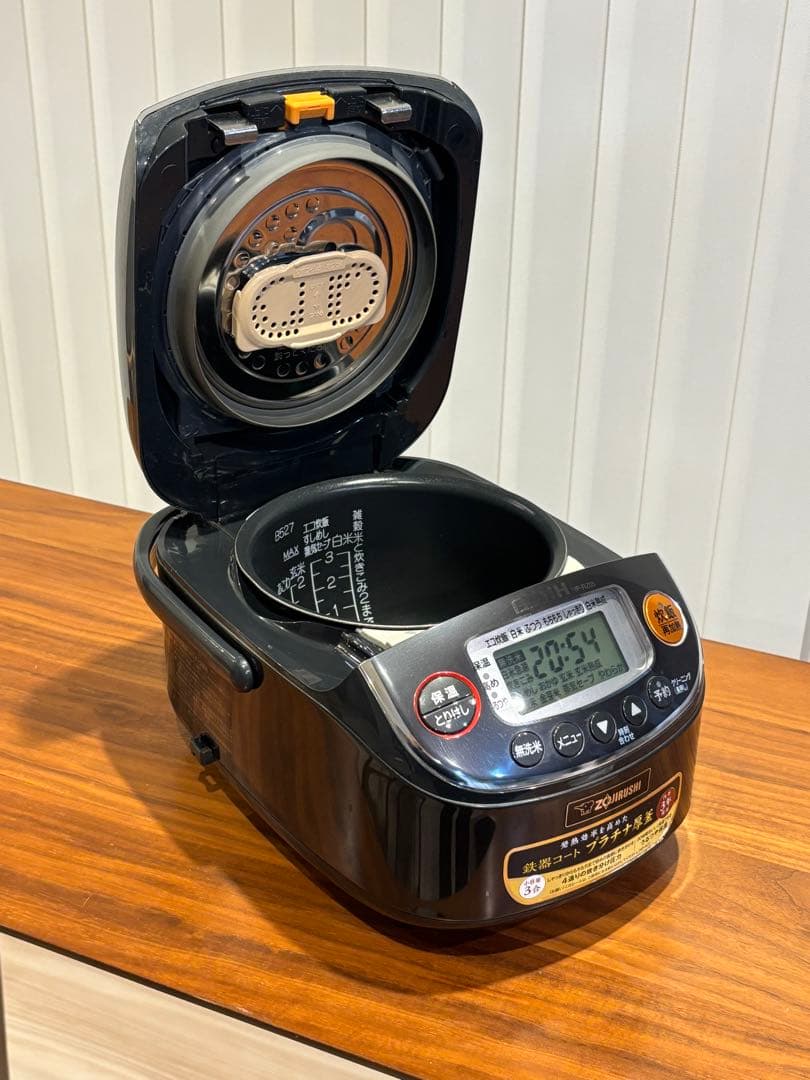 ZOJIRUSHI【圧力IH炊飯器】ブラック