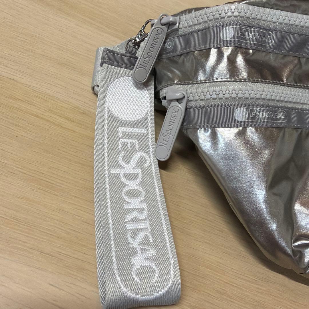 LeSportsac レスポートサックSPUR別ボディバッグ　シルバー