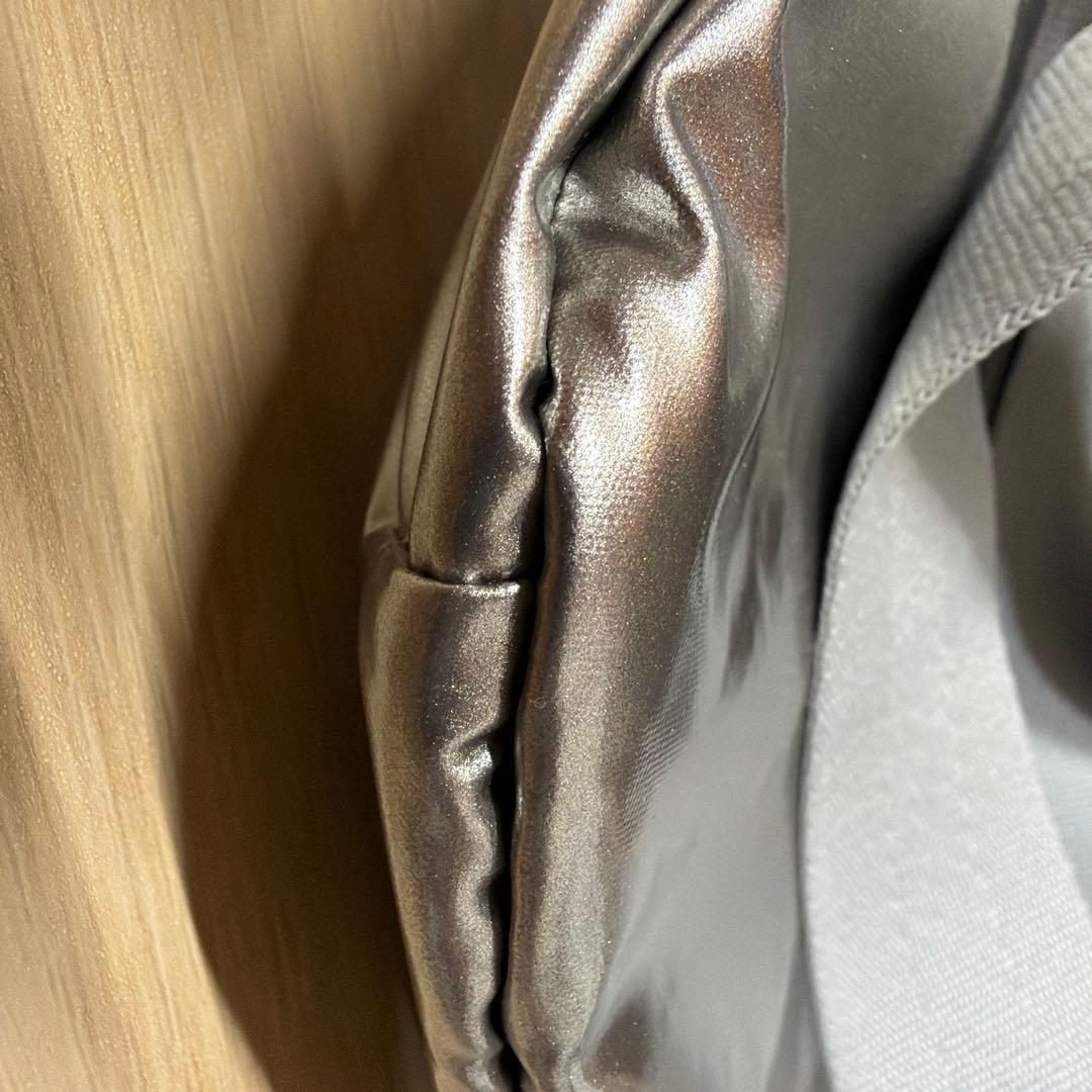 LeSportsac レスポートサックSPUR別ボディバッグ　シルバー