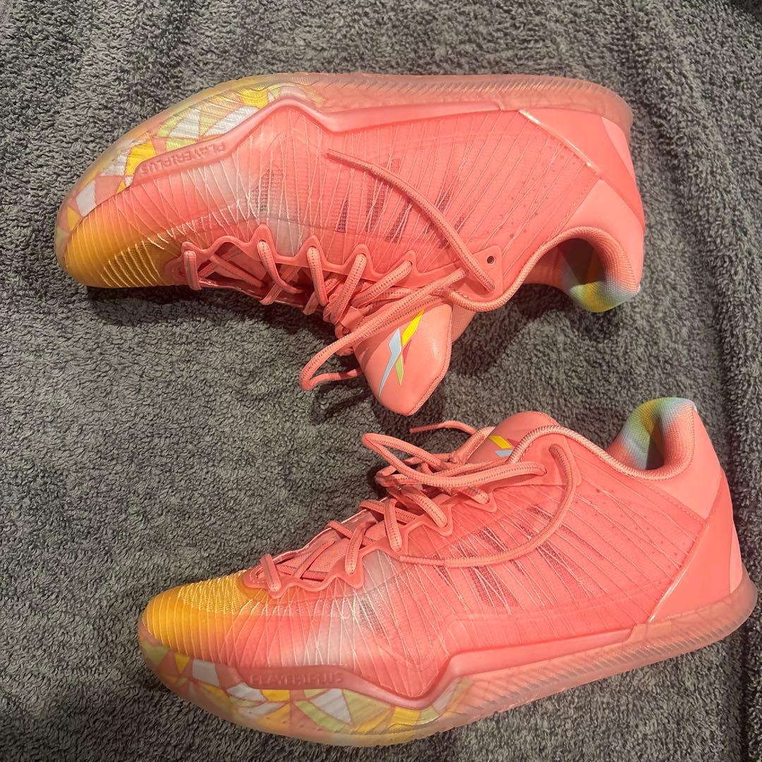 バスケットボールシューズ ピンク/オレンジ