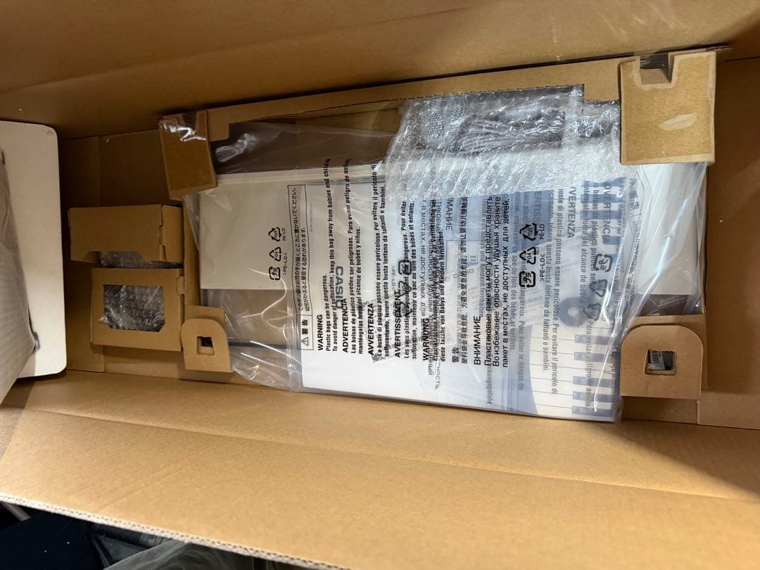 新品未使用 デジタルキーボード LK-526 ホワイト 光ナビゲーション 61鍵