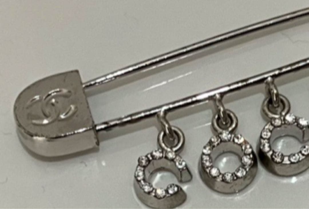 新品未使用　CHANEL 安全ピンブローチ ビジュー COCO ココマーク