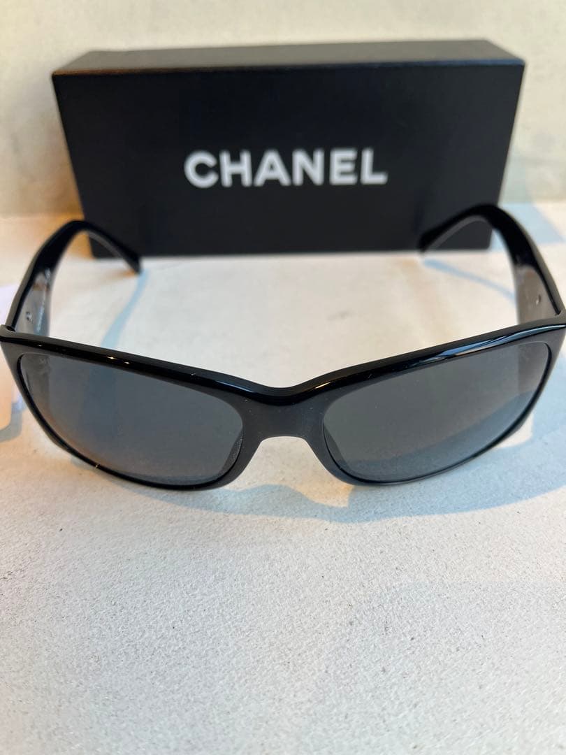 【新品未使用】CHANEL ココマーク　パール　ブラックサングラス