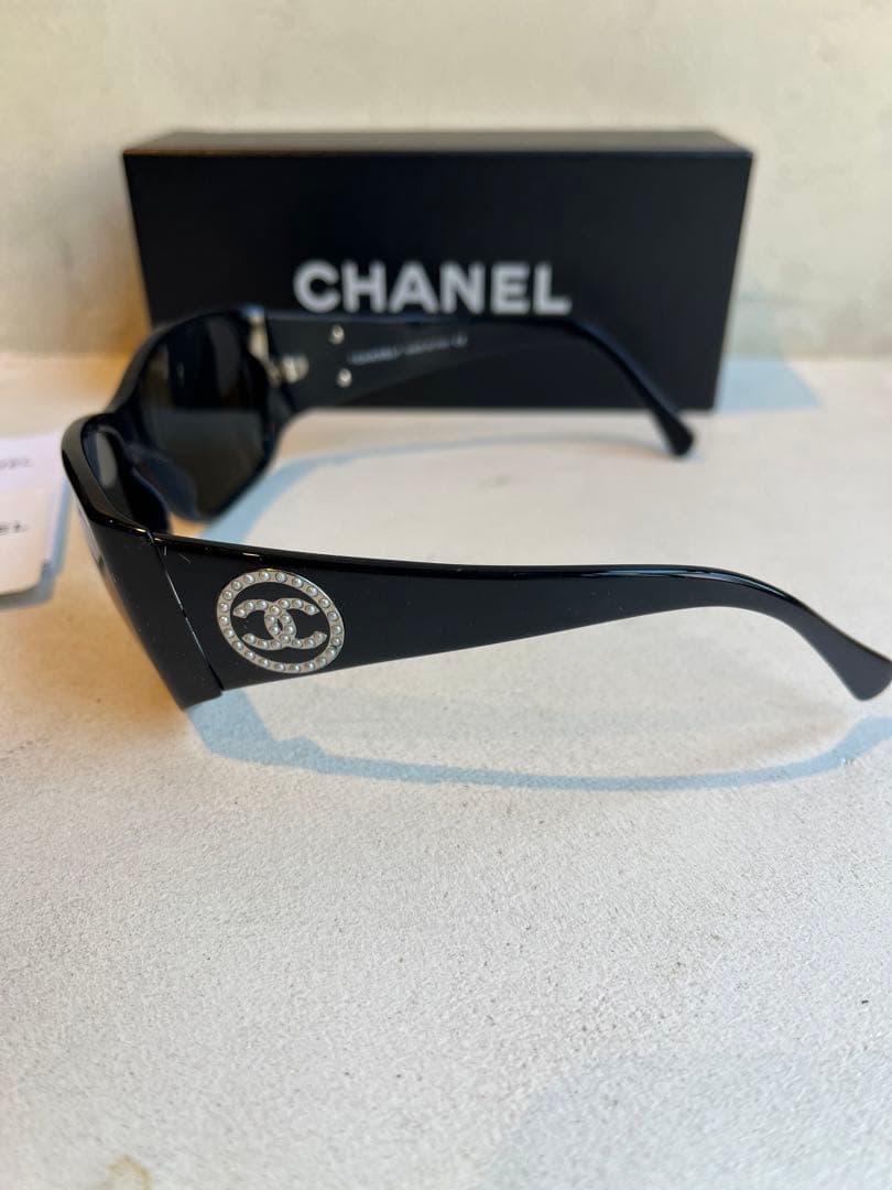 【新品未使用】CHANEL ココマーク　パール　ブラックサングラス