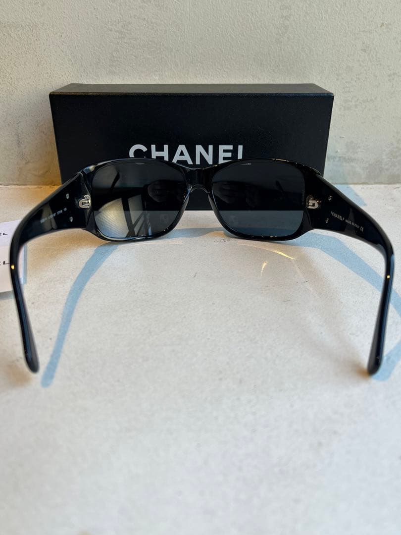 【新品未使用】CHANEL ココマーク　パール　ブラックサングラス