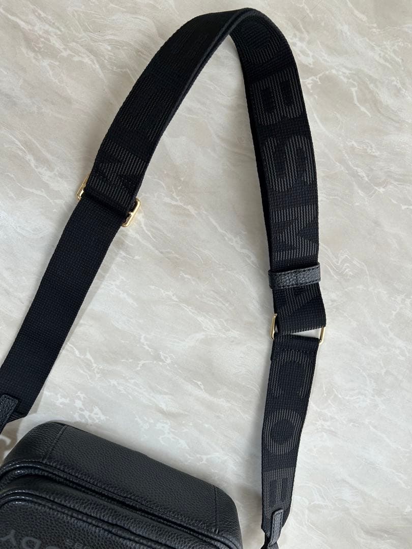 MARC JACOBS THE CROSSBODY ブラック