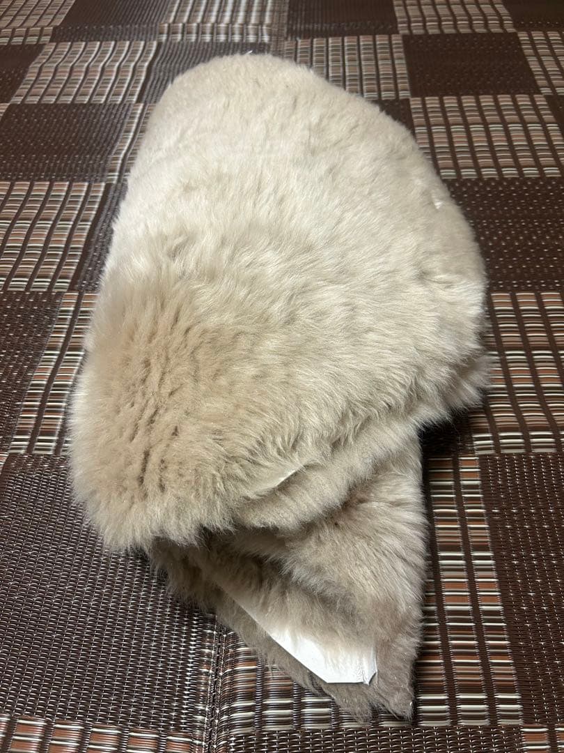 ⭐️② サービス品　人気色　天然羊毛ムートンラグ2匹サイズ　トープ色新品未使用⭐️