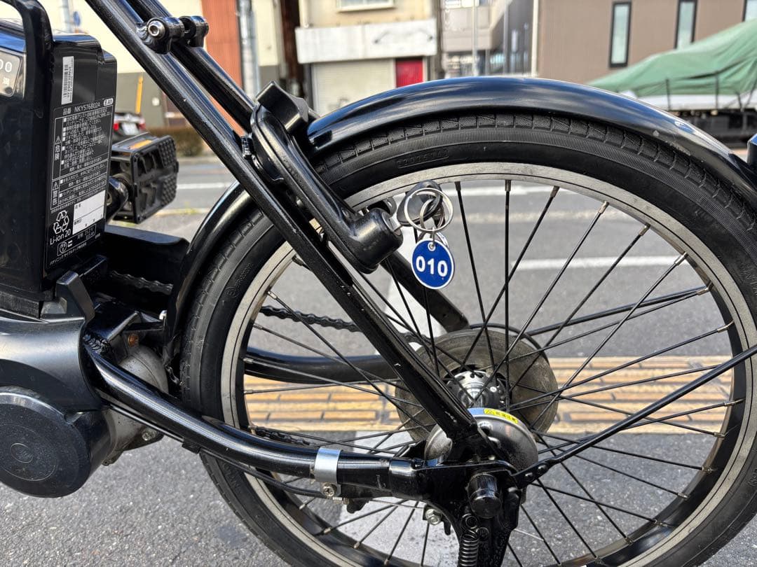 中古20㌅Panasonic電動アシスト自転車　8Ah 大阪　010番