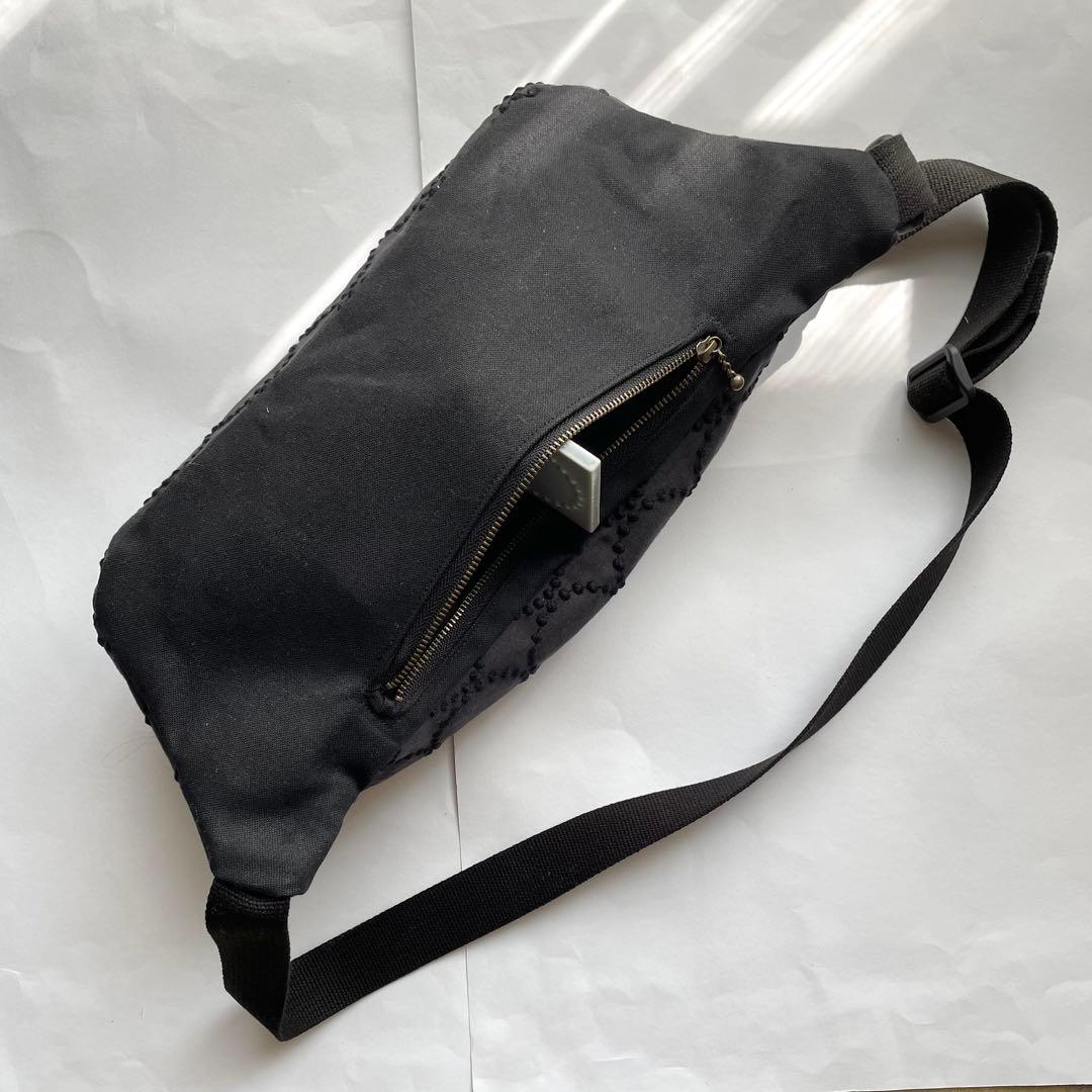 ミナペルホネン タンバリンチャコール×ブラック　ハンドメイドボディバッグ