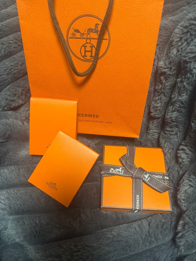 限定品HERMESフェイスパウダー　プードル ロカバール　リミテッドエディション