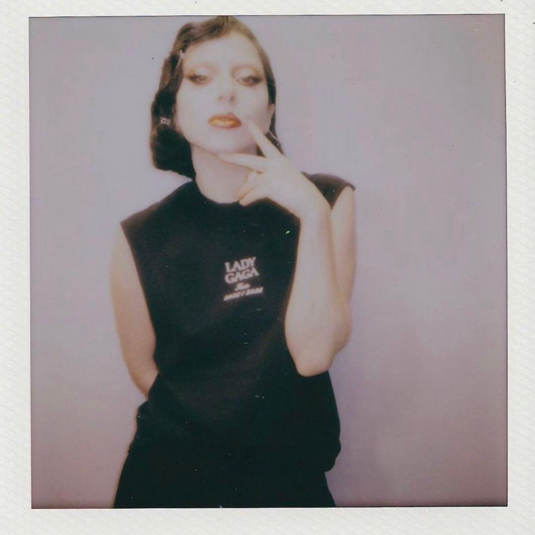 レディ・ガガ MAYHEM CROSS MUSCLE TANK