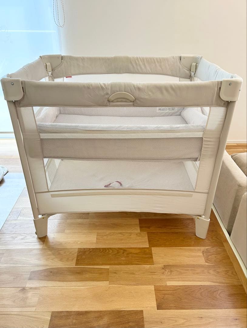 【美品】Aprica アップリカ ココネルエアー ホワイト 折り畳みベビーベッド