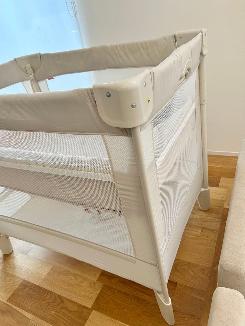 【美品】Aprica アップリカ ココネルエアー ホワイト 折り畳みベビーベッド