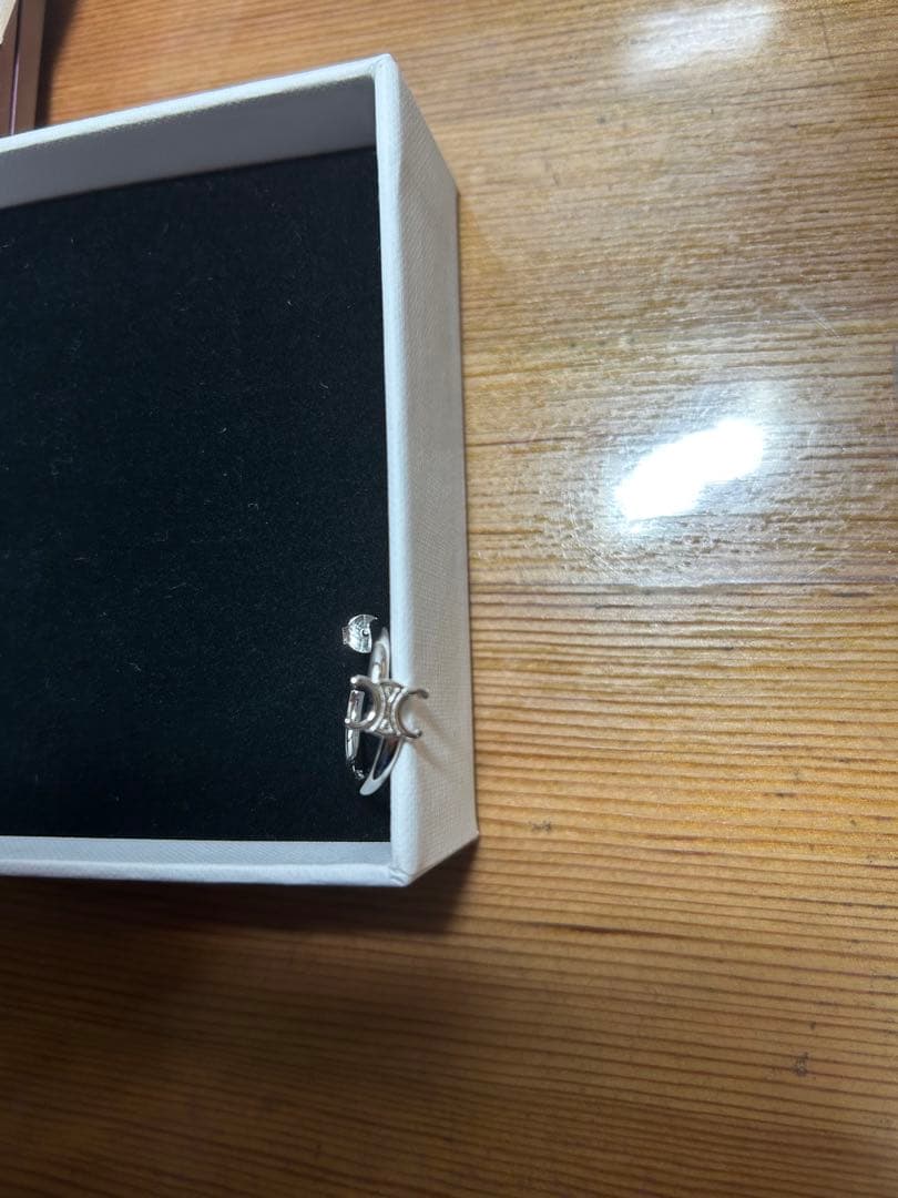 極美品　CELINE セリーヌ ピアス トリオンフ