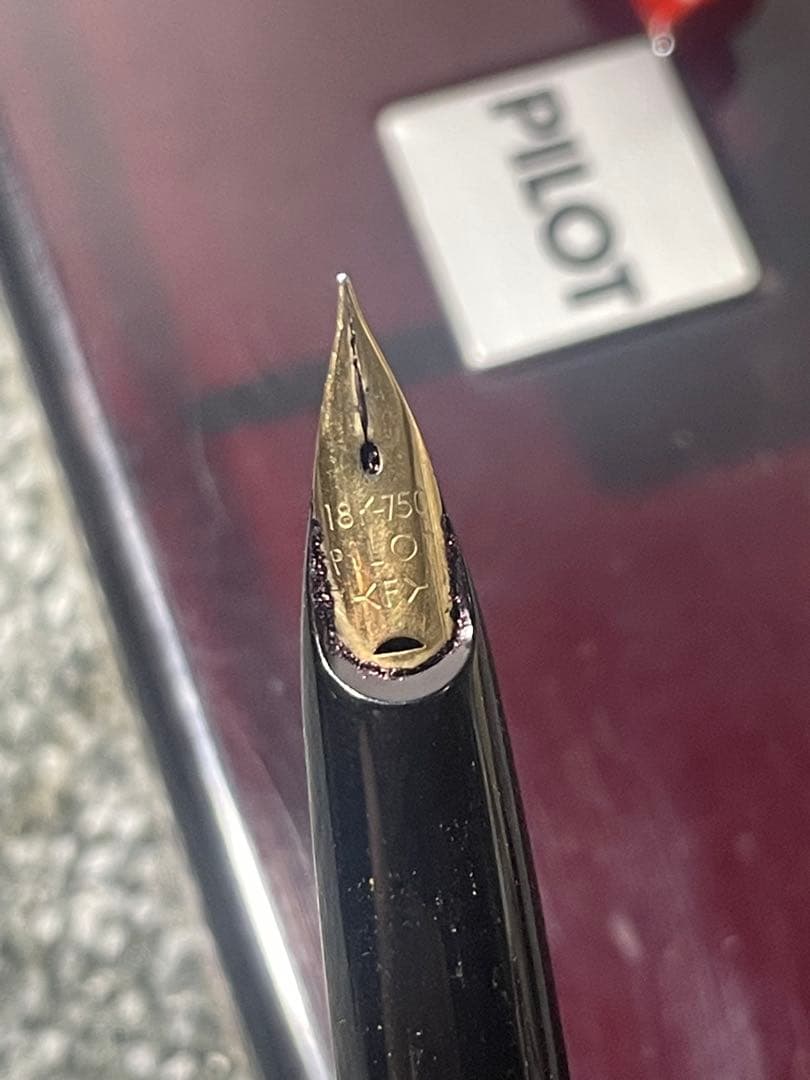 PILOT ストライプデザイン 万年筆 赤　18k