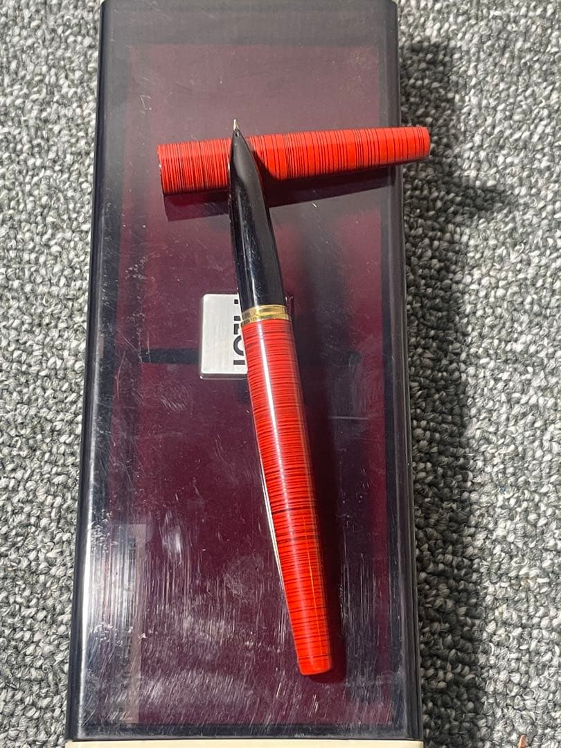 PILOT ストライプデザイン 万年筆 赤　18k