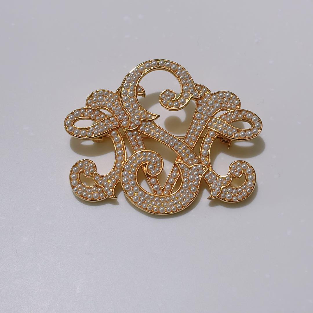 セブンテン パール ロゴブローチ