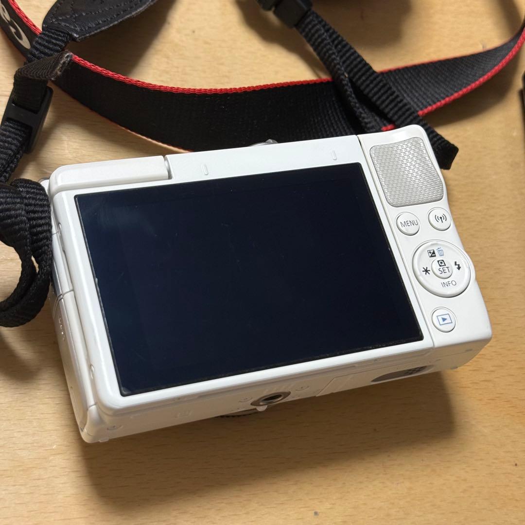 【本日限定】キャノン Canon EOS M100 ホワイト ミラーレス一眼